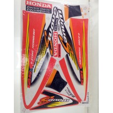 Наклейка   HONDA  (36х33см)