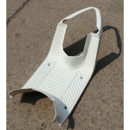 Пластик   Yamaha JOG 27V   нижний (пол)   (белый)   VDK