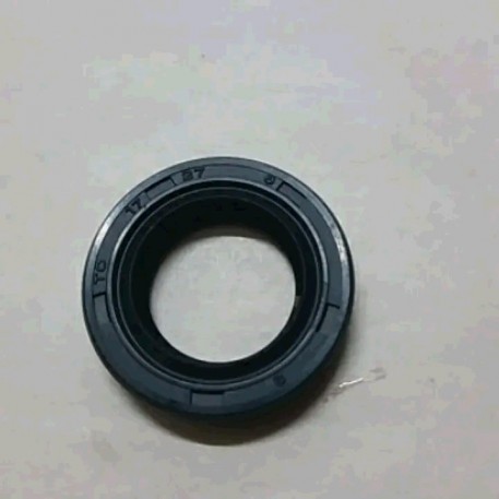 Сальник коленвала   Suzuki AD100   (17*27*6)   HND