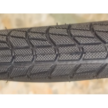 Велосипедная шина   24 * 2,125 P1023 KL-2